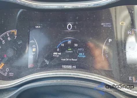 2015 Jeep Grand Cherokee Limited z USA, uszkodzony, nr VIN 1C4RJFBG3FC708526